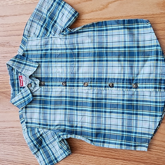 Toddler Boy 2-Piece Plaid Button-Front Shirt & Short Set - Picture 2 of 6